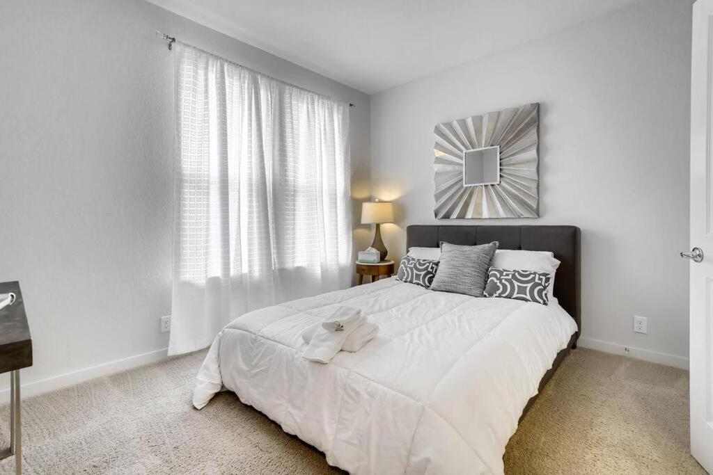 Gorgeous 4 Bed Home On St Mary'S - Minutes To Riverwalk/Pearl San Antonio Exterior photo