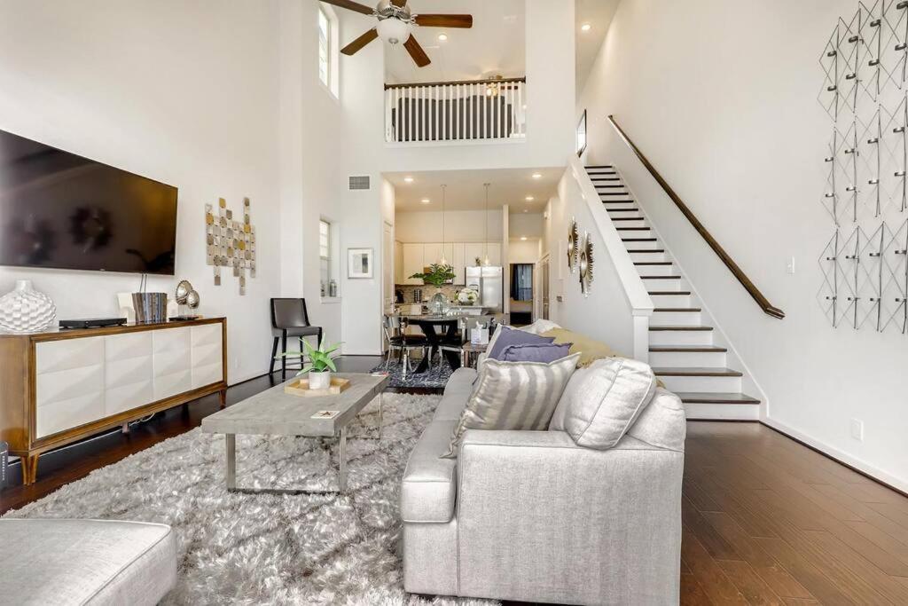 Gorgeous 4 Bed Home On St Mary'S - Minutes To Riverwalk/Pearl San Antonio Exterior photo