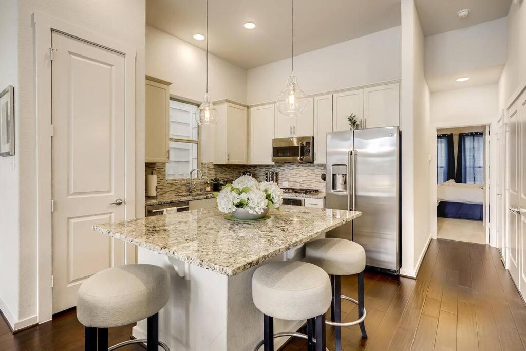 Gorgeous 4 Bed Home On St Mary'S - Minutes To Riverwalk/Pearl San Antonio Exterior photo
