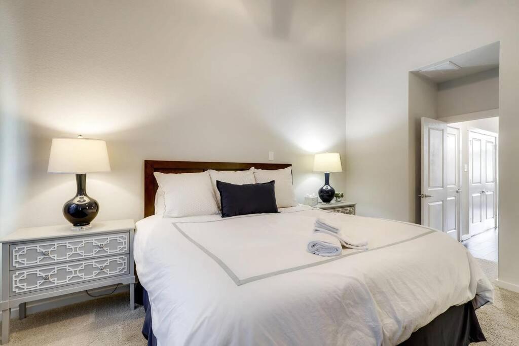Gorgeous 4 Bed Home On St Mary'S - Minutes To Riverwalk/Pearl San Antonio Exterior photo